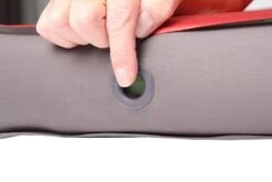 Exped MegaMat 10 LXW Slaapmat Rood -Kampeerwereld Winkel 40112 exped megamat 10 lxwrubyred slaapmat