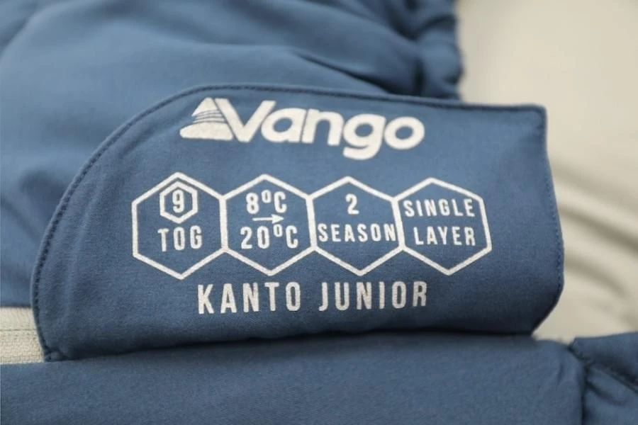 Vango Kanto Junior Mummy Kinderslaapzak Synthetisch Paars Vango Kanto Junior Mummy Kinderslaapzak Synthetisch Paars -Kampeerwereld Winkel 85702 vango kanto junior kinderslaapzak